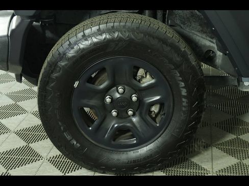 Used 2025 Jeep Wrangler Unlimited Sport AWD/4WD image 7