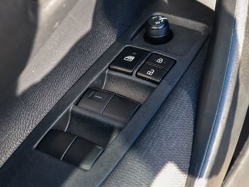 Used 2022 Toyota Corolla LE FWD image 21