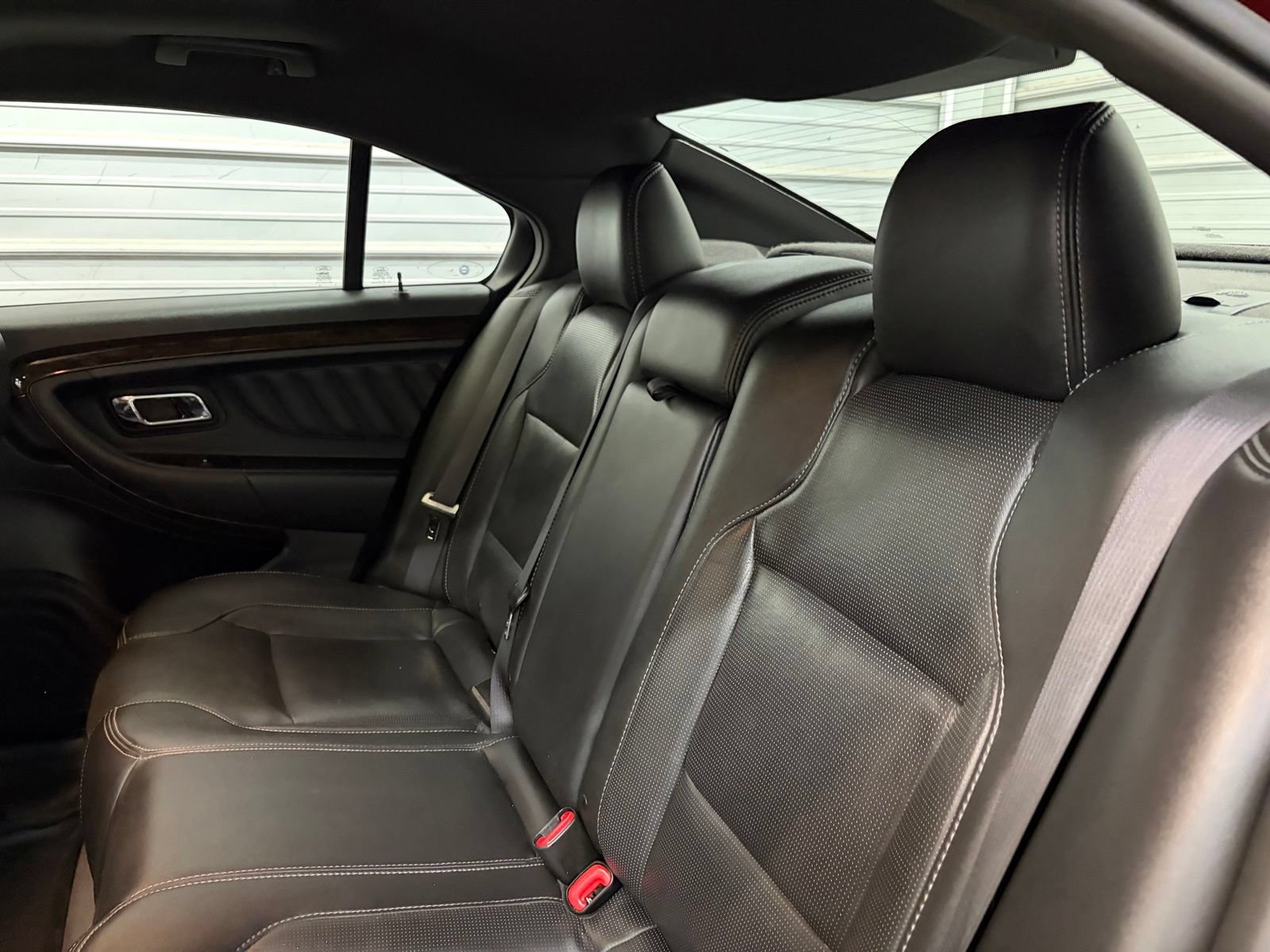 Used 2013 Ford Taurus Limited FWD image 24