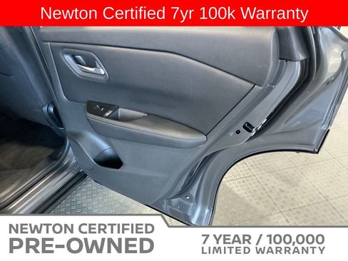 Used 2025 Nissan Rogue SV FWD image 38