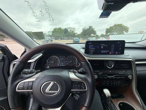 Used 2022 Lexus RX 350L Premium w/ Premium Package AWD/4WD image 9