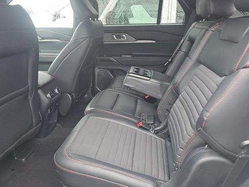 Used 2025 Ford Explorer ST-Line w/ Premium Package image 9