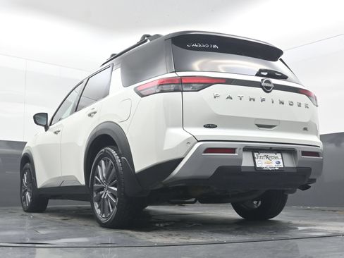 Used 2024 Nissan Pathfinder SL w/ SL Premium Package FWD image 25