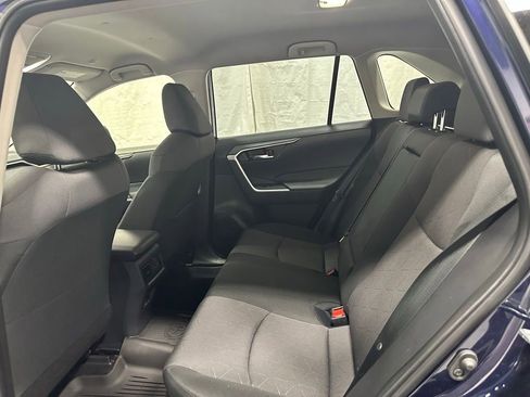 Used 2025 Toyota RAV4 XLE AWD/4WD image 46