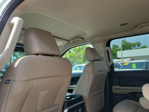Used 2024 Ford Expedition XLT RWD image 13