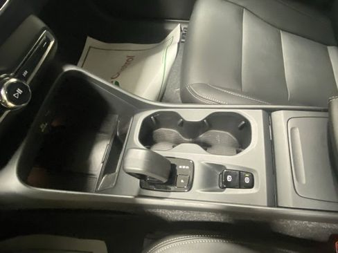 Used 2025 Volvo XC40 B5 Core image 27