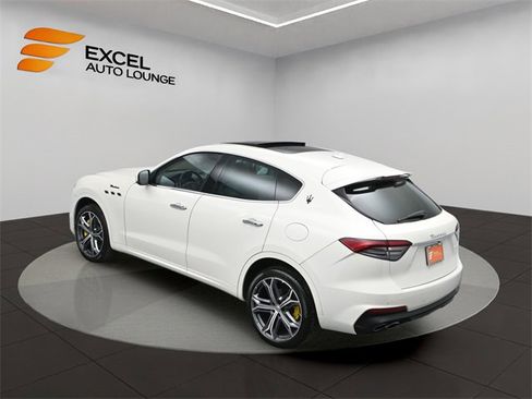 Used 2022 Maserati Levante Modena image 41