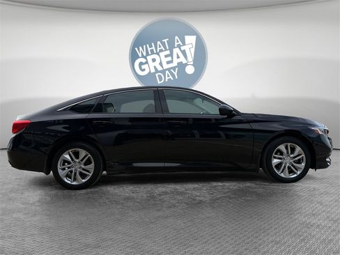 Used 2018 Honda Accord LX image 2