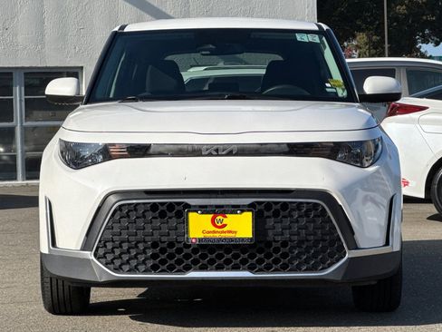 Used 2023 Kia Soul LX w/ LX Technology Package image 10