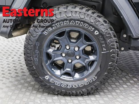 Used 2023 Jeep Wrangler Unlimited w/ Dual Top Group image 33