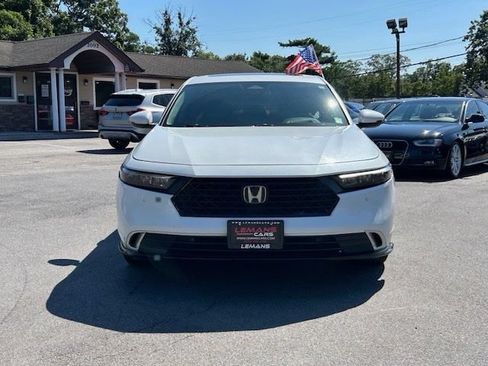 Used 2023 Honda Accord Touring image 2