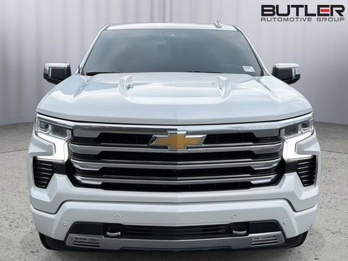 Used 2024 Chevrolet Silverado 1500 High Country AWD/4WD image 9
