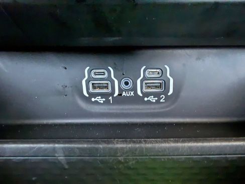 Used 2022 RAM 1500 Big Horn AWD/4WD image 32