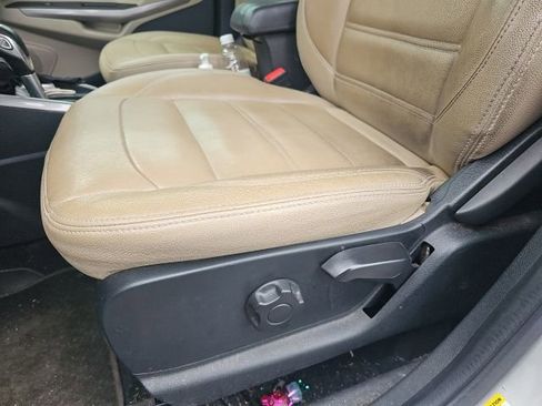 Used 2021 Ford EcoSport SE w/ SE Convenience Package FWD image 19