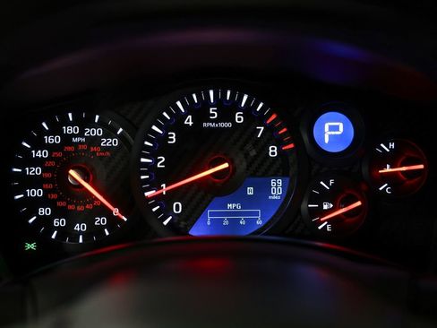 Used 2021 Nissan GT-R Premium image 33