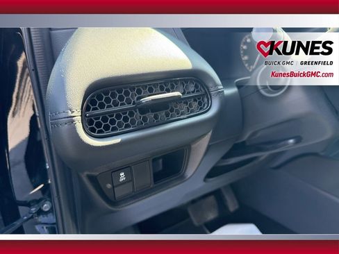 Used 2023 Honda HR-V LX image 32