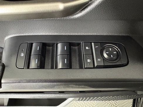 Used 2024 Toyota Tacoma TRD Off-Road image 15