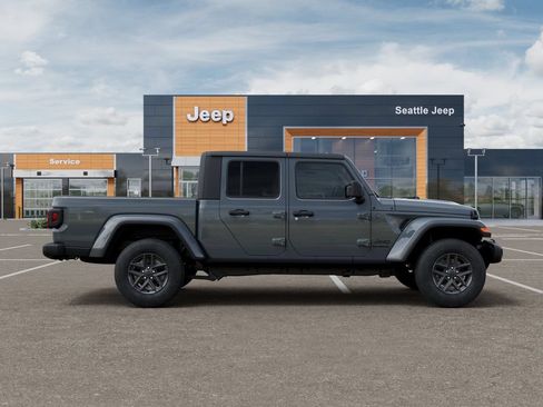 New 2025 Jeep Gladiator Sport AWD/4WD image 22