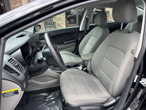 Used 2015 Kia Forte LX FWD image 10