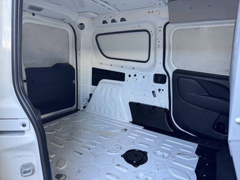 Used 2022 RAM ProMaster City Tradesman FWD image 16