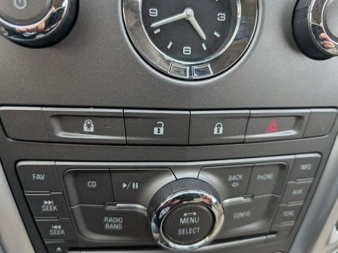 Used 2011 Cadillac SRX Luxury image 16