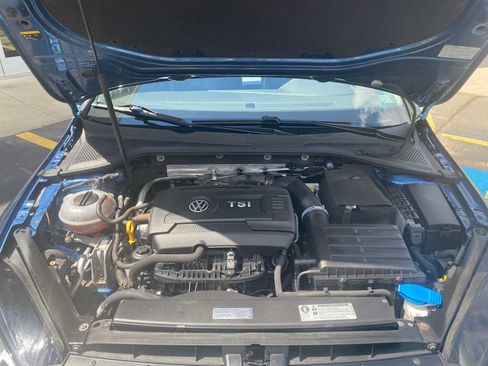 Used 2017 Volkswagen Golf SE FWD image 6