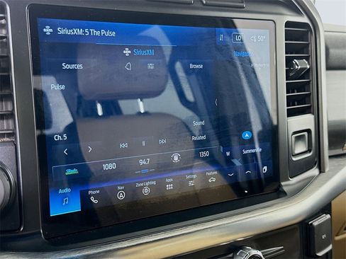 Used 2022 Ford F150 Lariat image 31