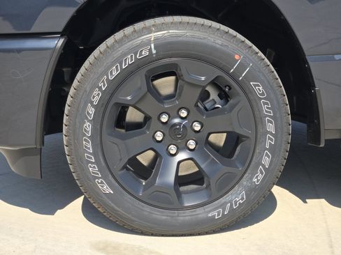 New 2026 RAM 1500 Express AWD/4WD image 9