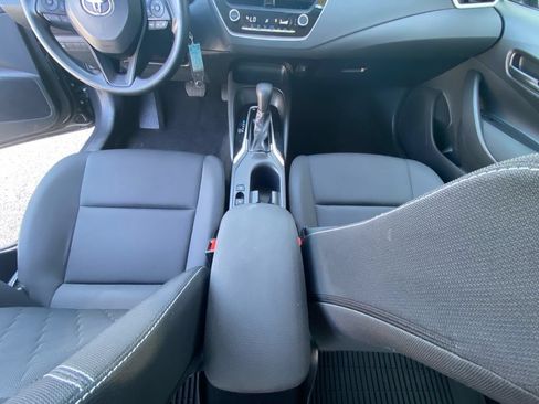 Used 2025 Toyota Corolla LE FWD image 10