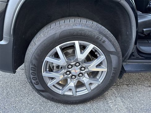 Used 2021 GMC Acadia SLT image 17