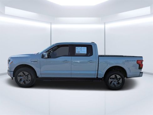 Used 2023 Ford F150 Lightning Lariat image 6