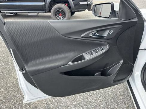 Used 2023 Chevrolet Malibu LT FWD image 15