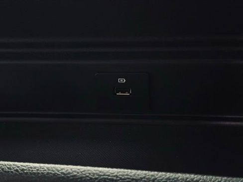 Used 2024 Ford Expedition Max XLT image 23