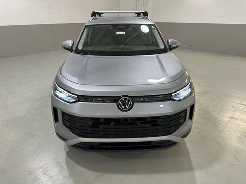 New 2026 Volkswagen Tiguan SE image 3