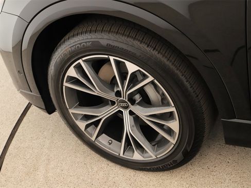 New 2025 Audi Q8 Premium Plus image 30