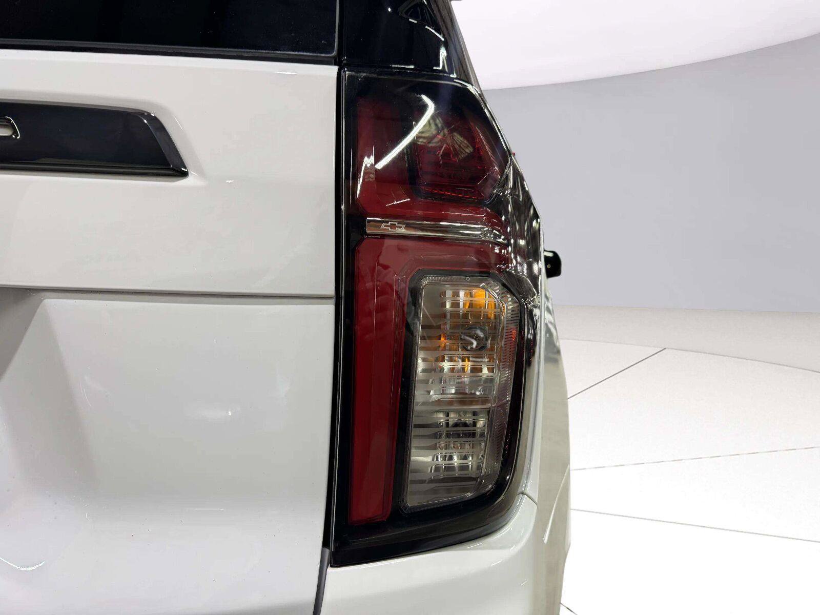 Used 2022 Chevrolet Tahoe RST w/ Luxury Package AWD/4WD image 12