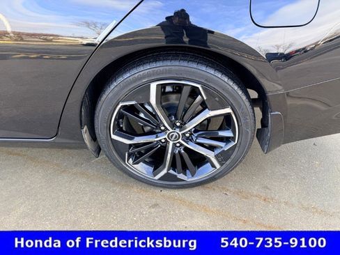 Used 2024 Nissan Altima 2.5 SR w/ SR Premium Package image 11