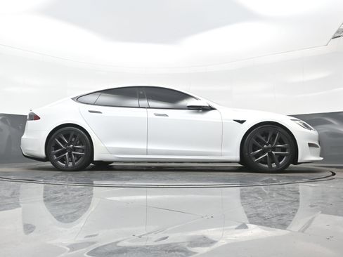 Used 2021 Tesla Model S Plaid image 32