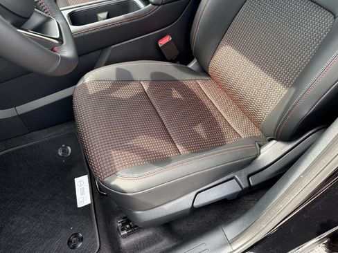 Certified 2026 Nissan Kicks SR FWD image 16