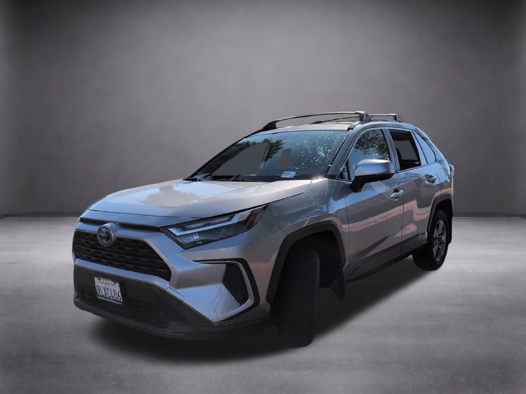 Used 2024 Toyota RAV4 LE AWD/4WD image 4