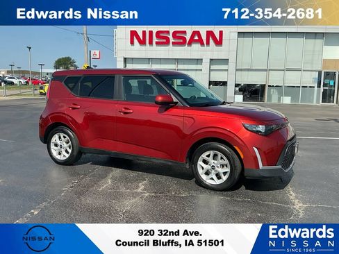 Used 2023 Kia Soul S FWD image 1