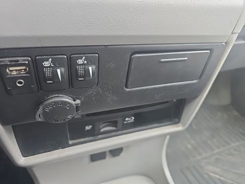 Used 2017 Toyota Sienna XLE Premium image 16