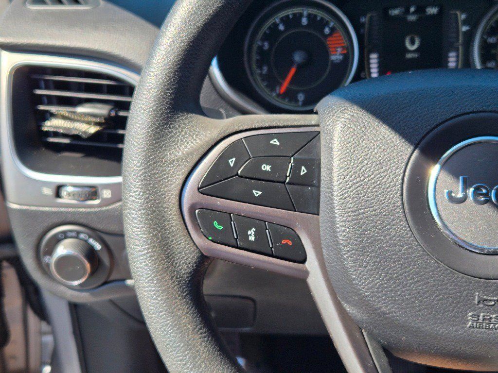 Used 2020 Jeep Cherokee Latitude AWD/4WD image 28