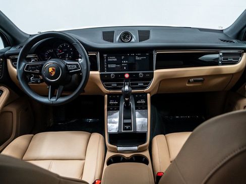 New 2026 Porsche Macan image 21