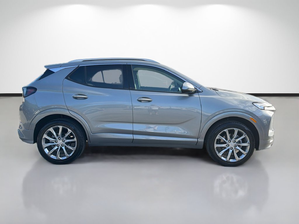 Used 2024 Buick Encore GX Avenir AWD/4WD image 2