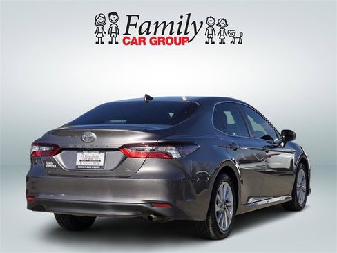 Used 2024 Toyota Camry LE image 4