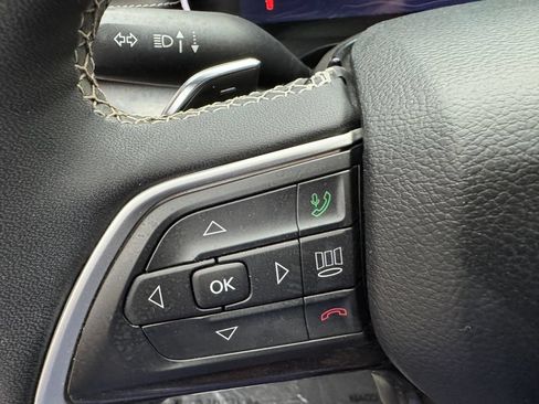 Used 2023 Jeep Grand Cherokee Altitude AWD/4WD image 13