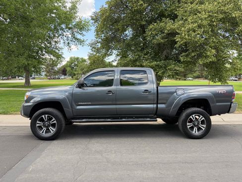 Used 2015 Toyota Tacoma 4x4 Double Cab w/ SR5 Package image 2