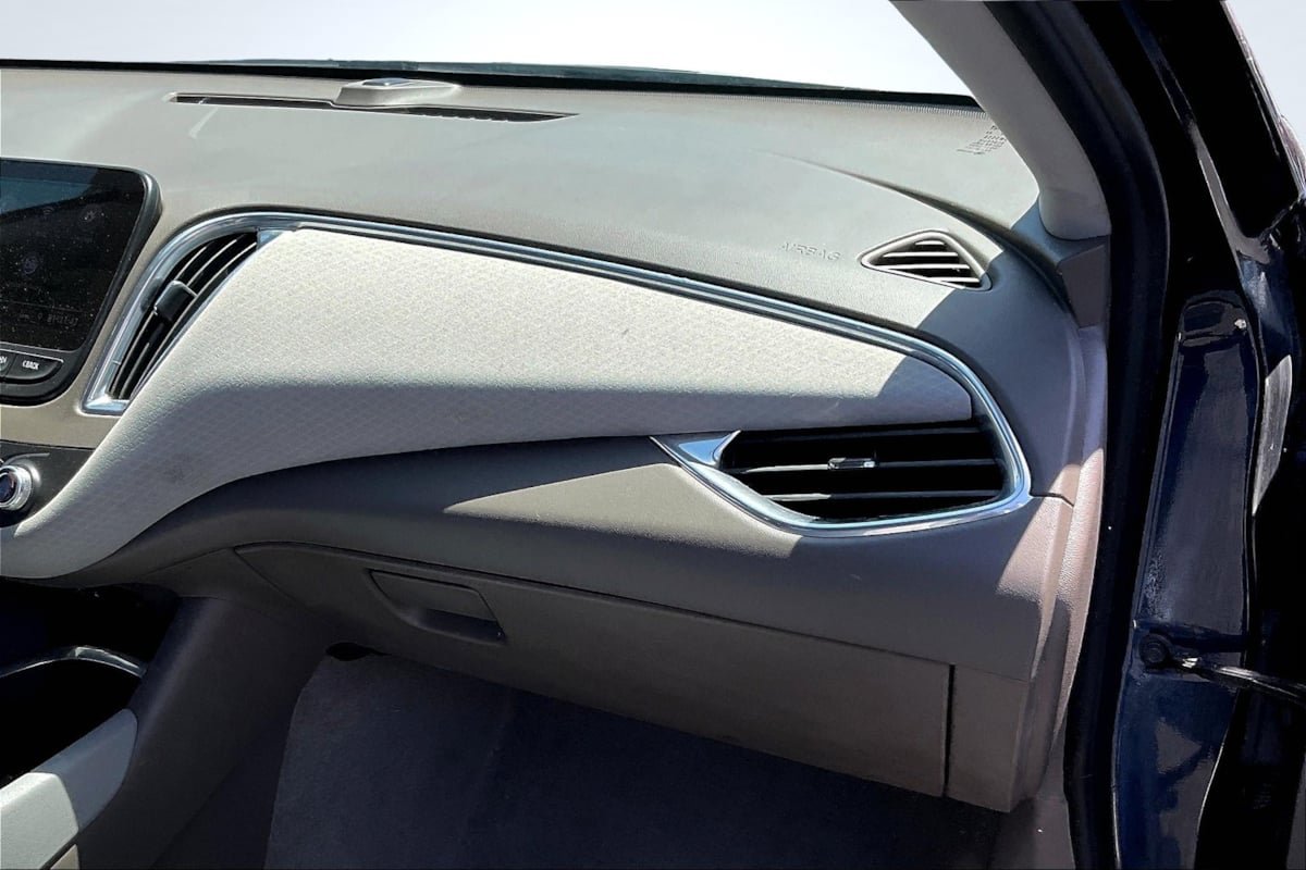 Used 2020 Chevrolet Malibu LT FWD image 17