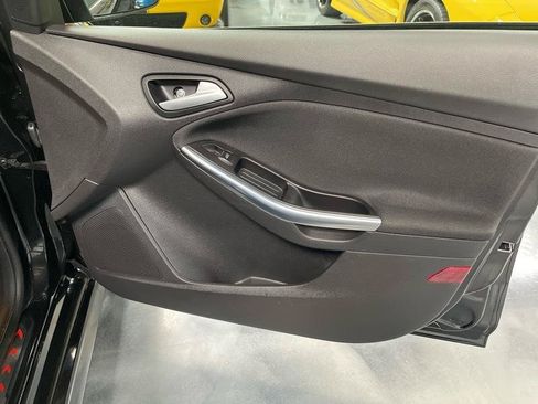 Used 2013 Ford Focus ST FWD image 41